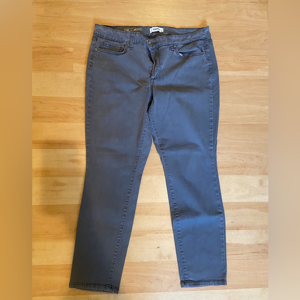 Gray skinny jeans